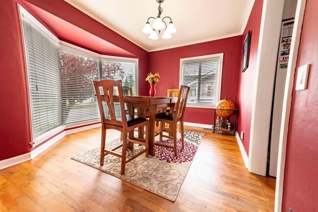 Building Photo - 3-Bedroom Bremerton Classic close to PSNS and Ferries