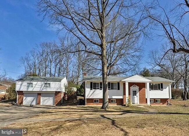 Building Photo - 8707 Greystone Pl