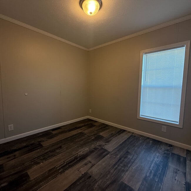 Building Photo - 10610 State Rte 762