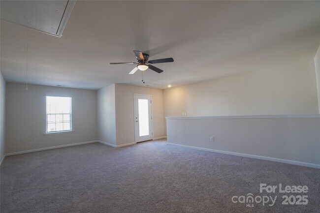 Building Photo - 1406 Caracara Ct