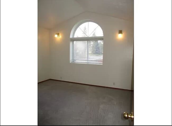 Building Photo - 4007 E 34th Ave