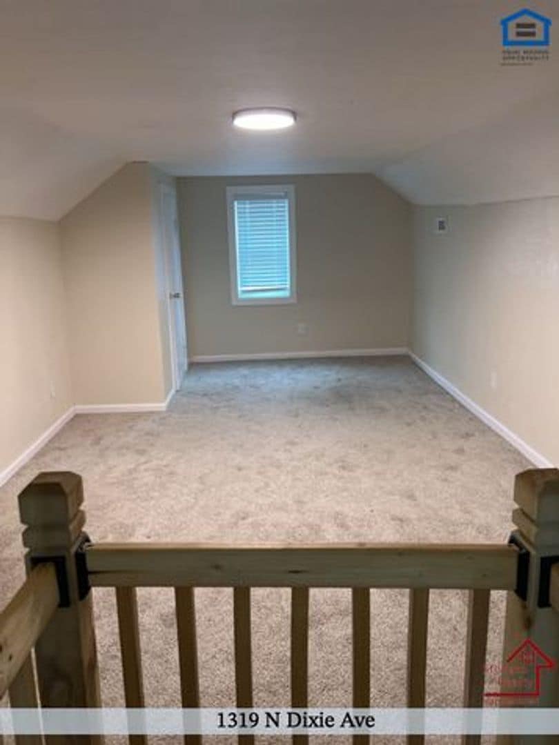 Building Photo - 1319 N Dixie Ave