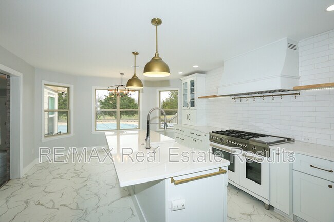 Building Photo - 57 Taylor Dr