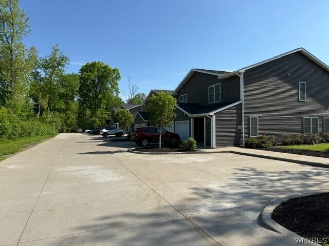 Building Photo - 48 Roger Chaffee Dr