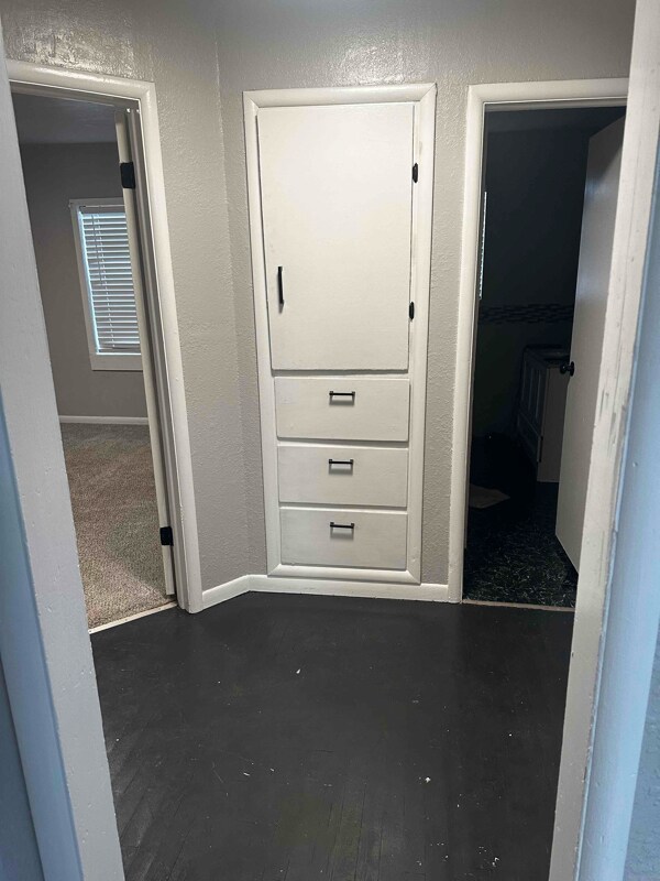 Building Photo - 1912 S Jordan Ave