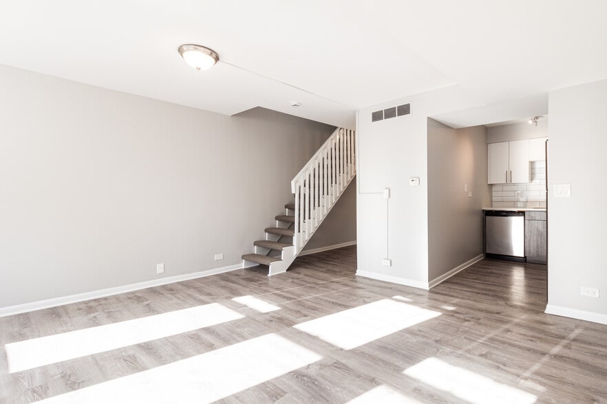 Building Photo - 745 W Gordon Ter