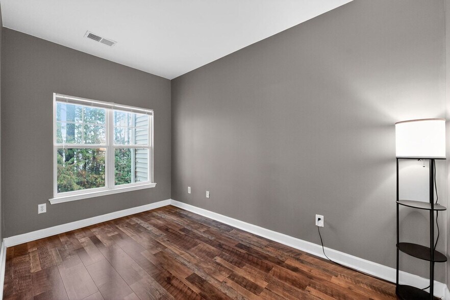 Building Photo - 16324 Redstone Mountain Ln