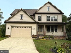 Building Photo - 7621 Leonard Dr
