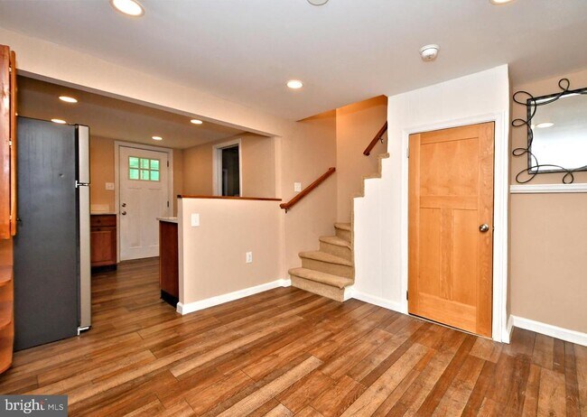 Building Photo - 23 Walnut St