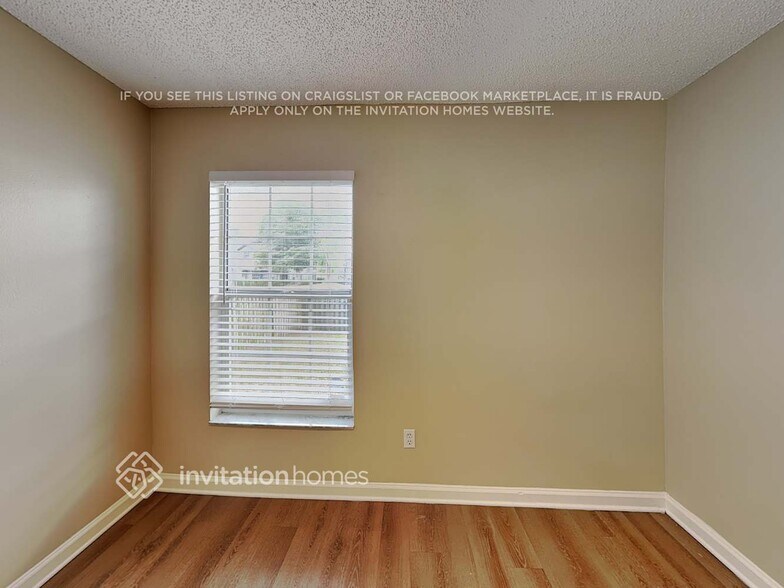 Building Photo - 896 Garden Glen Loop