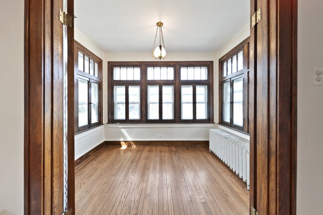 Building Photo - 616 Circle Ave