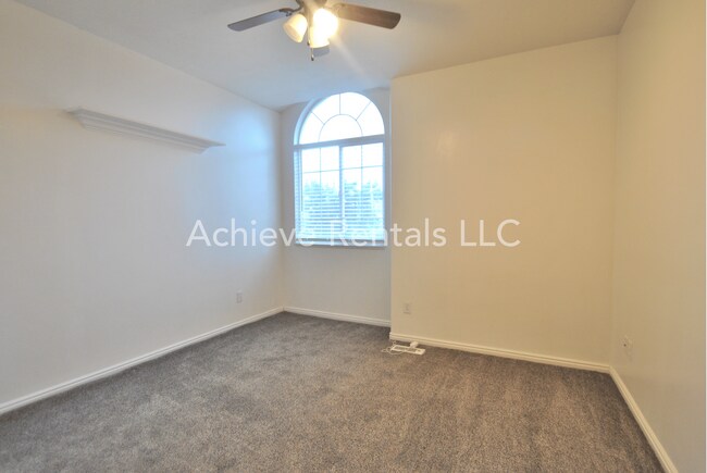 Building Photo - 587 N 1775 W