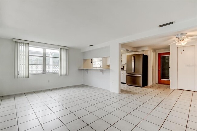 Building Photo - 3735 Mynabird Dr