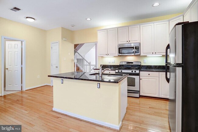 Building Photo - 20913 Sandstone Square