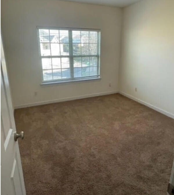 Building Photo - Spacious 3-Bedroom Townhome in the Riviera...