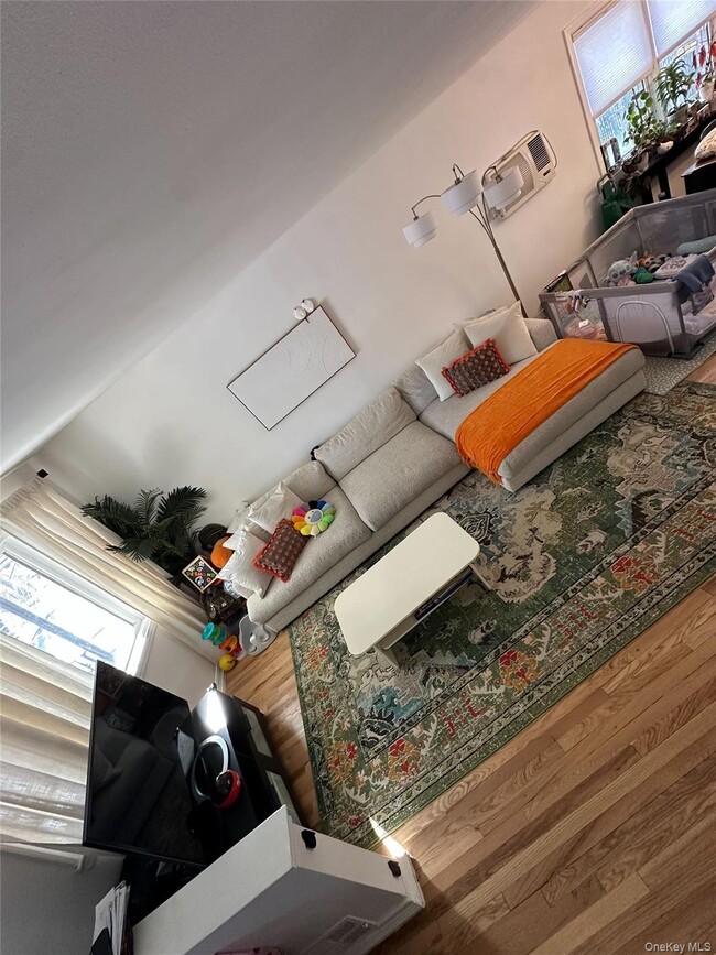 Building Photo - 615 Bronx River Rd