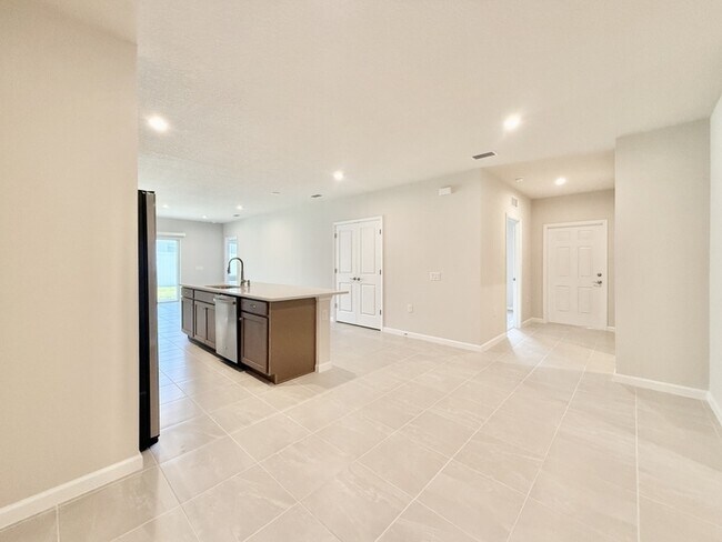 Building Photo - 507 Voltaire Dr