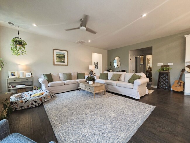 Building Photo - Executive home in Tarrington Subdivision on quiet cul-de-sac lot.