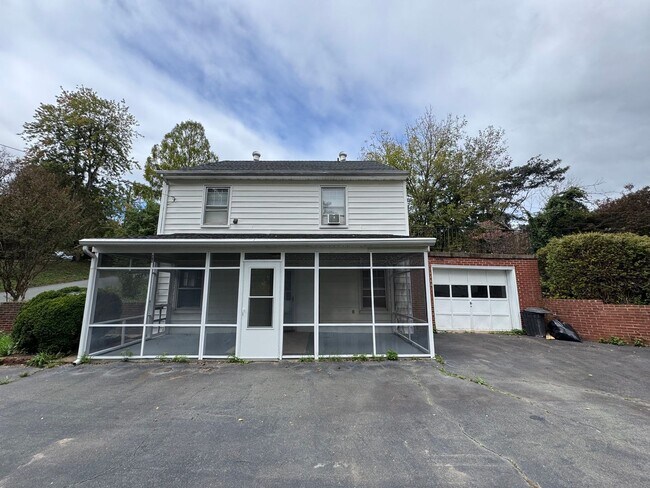 Building Photo - 700 Grove Ave