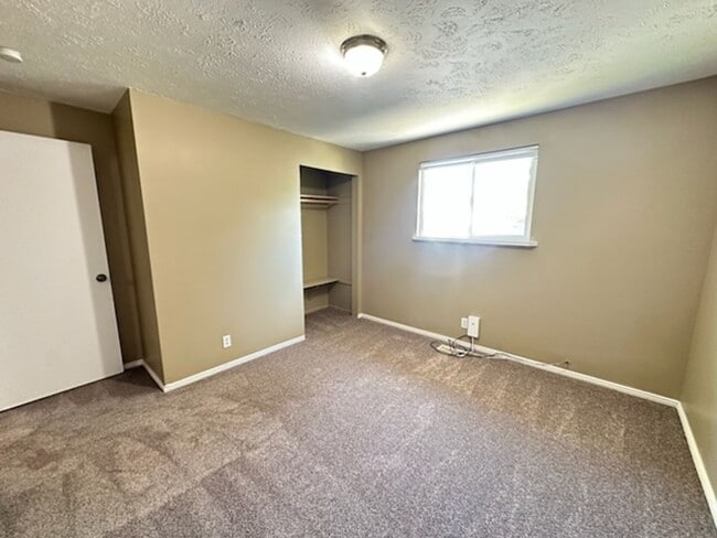 Building Photo - 6046 S 4000 W