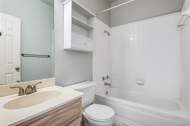 Building Photo - 741 Ridgemont Dr