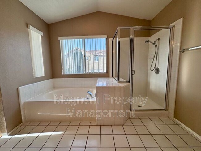 Building Photo - 40475 Crystal Aire Ct