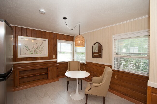 Building Photo - 219 S Gull Lake Dr