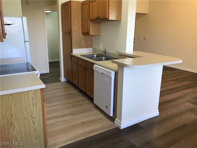 Building Photo - 7985 Preserve Cir