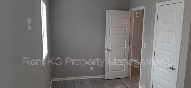 Building Photo - 9408 NW 59th Ter