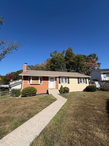 Primary Photo - 2406 Sagamore Ct