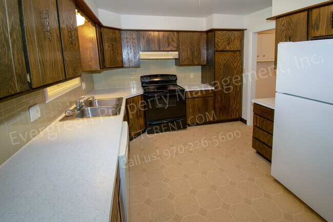 Building Photo - 1321-1323 E. 16th St.