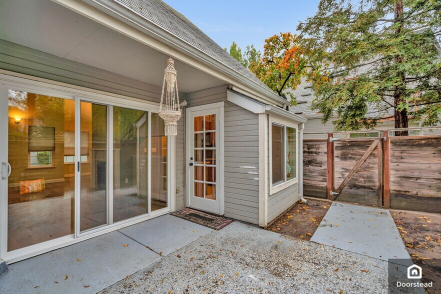 Building Photo - 1714 Somerset Pl