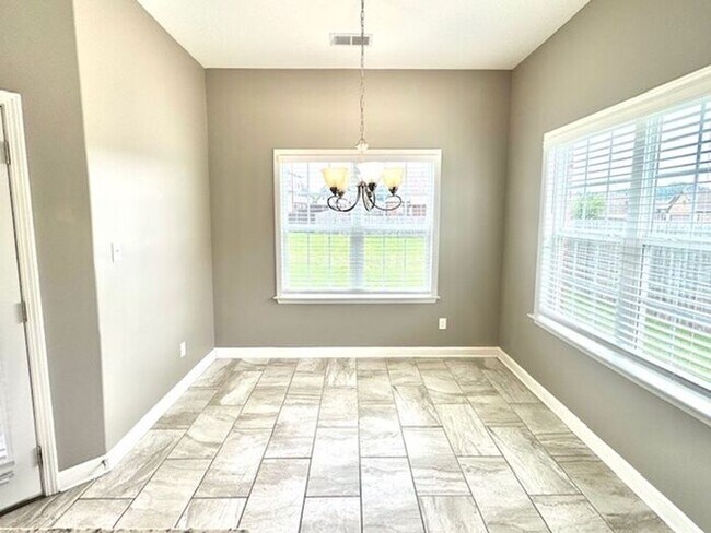 Building Photo - Now Leasing a 5 Bedroom 3 Bath Home In Olive Branch At Stateline