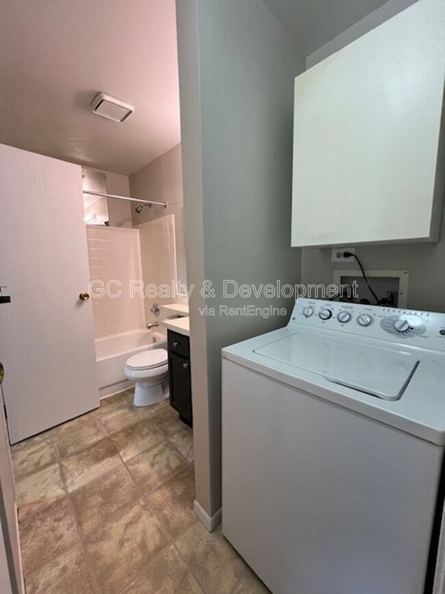 Building Photo - 1251 Wyndham Dr