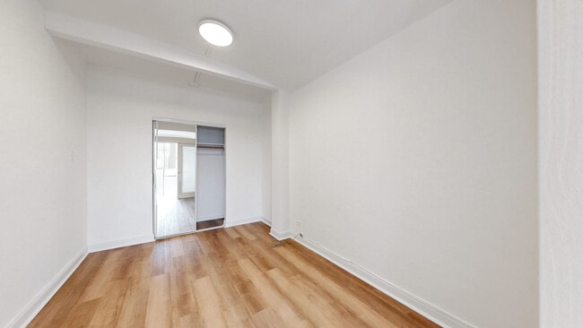 Building Photo - 19 Hermann St