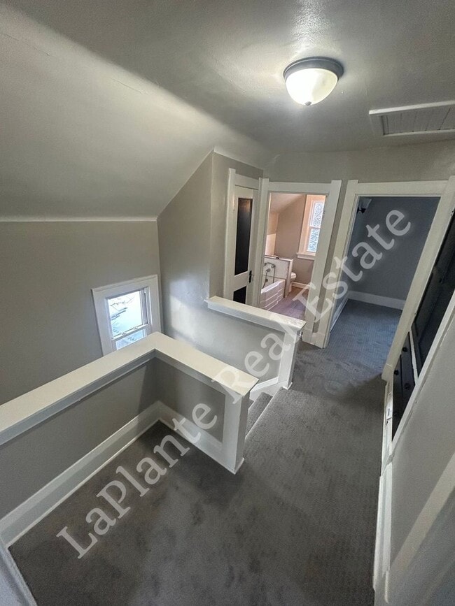 Building Photo - 1656 Macomber St