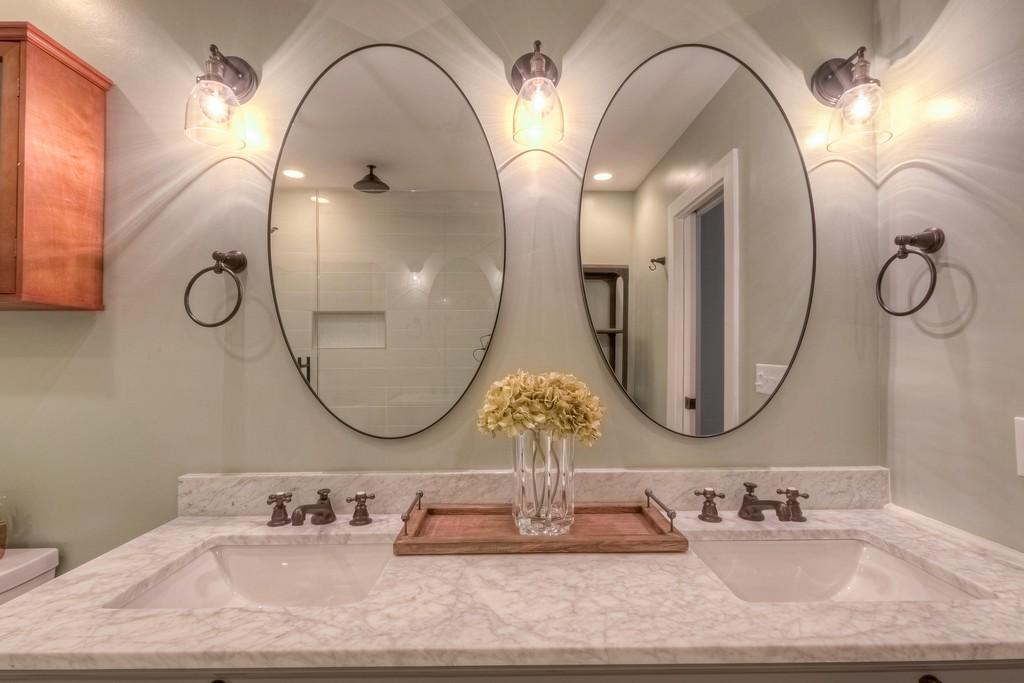 Dual sinks! - 408 Woodland Shores Rd