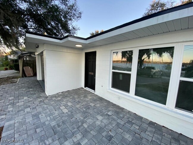 Building Photo - 1204 Lake Elbert Dr SE
