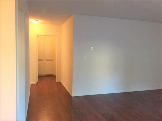 Building Photo - Winbury #104