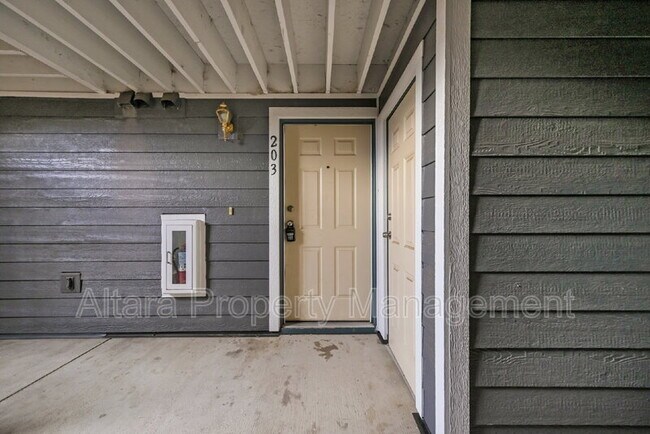 Building Photo - 407 S Memphis Way