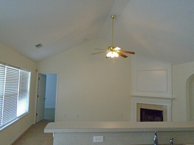Building Photo - Three bedroom, 2 bath home in Mill Creek at Cypress ridge