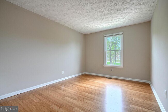 Building Photo - 43 Oak Crest Ct