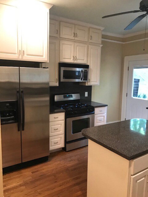 Building Photo - 1052 Magnolia Curve