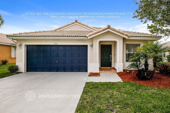 Building Photo - 950 SW 164th Ave
