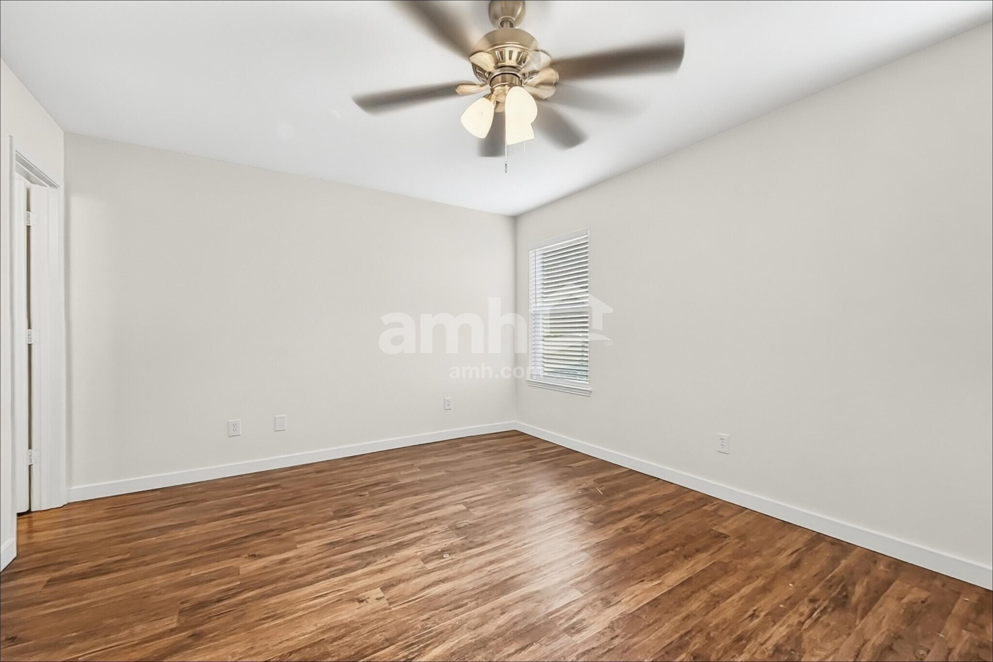 Building Photo - 803 Windflower Dr