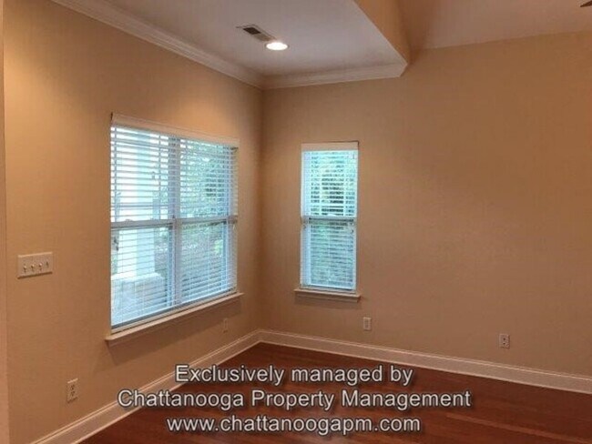 Building Photo - 525 Callaway Ct