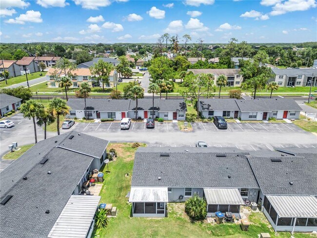 Building Photo - 106 Lake Villa Way