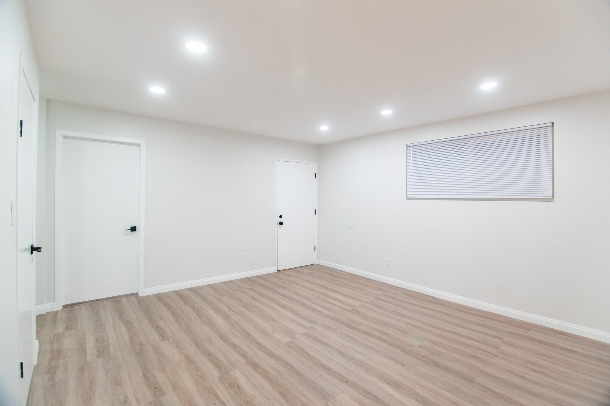 Dinning room - 14700 Friar St