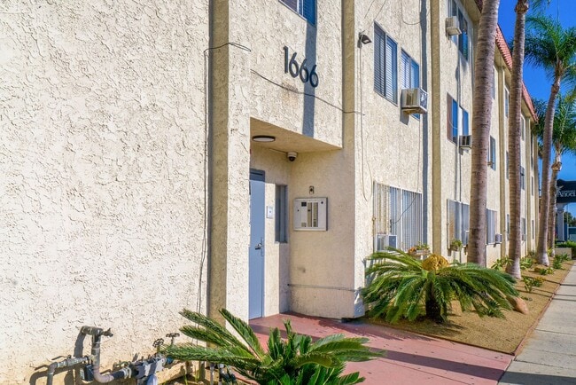 Building Photo - Beautiful Studio in Wilmington $1,000 OFF ...