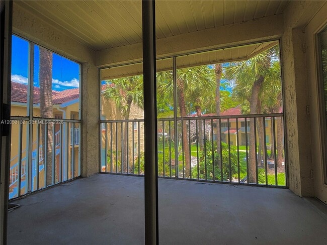 Building Photo - 1040 Coral Club Dr